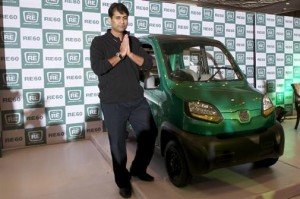 Bajaj’s RE-60 becomes the star attraction at Ceylon Motor Show 2015 in Sri Lanka