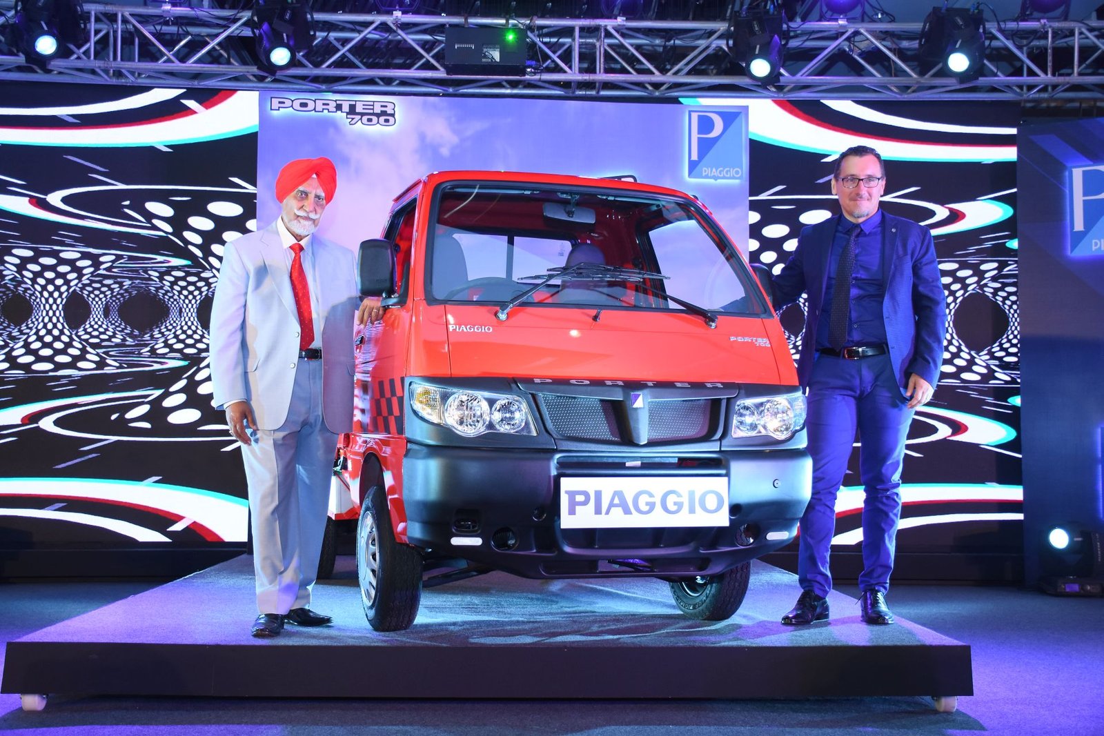 Piaggio launches the next generation Porter 700