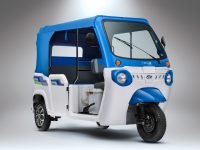 Mahindra Last Mile Mobility Leads L5 EV Market with 37.3% Share in FY25